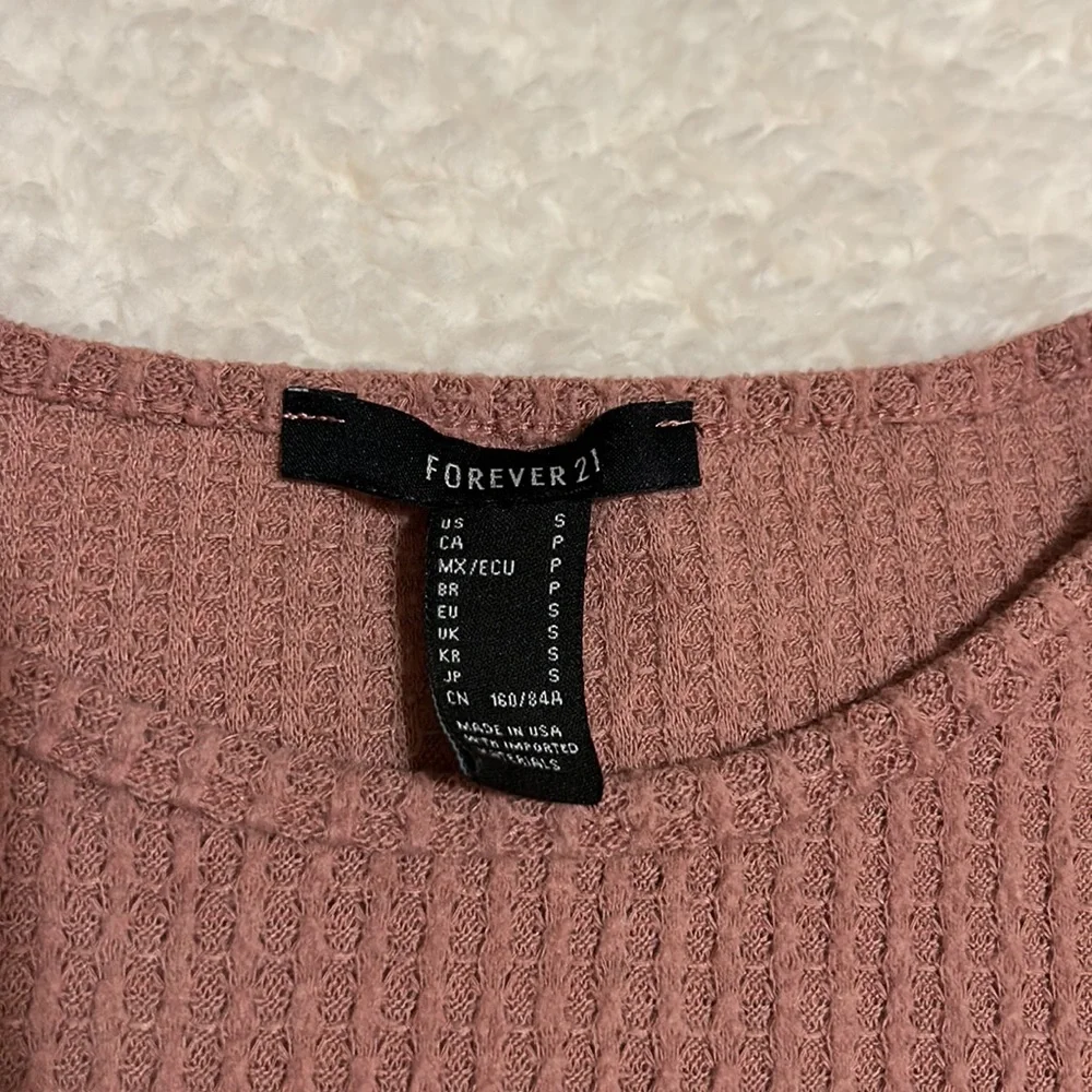 Forever 21 Pink Textured Baby Tee! Size S - Picture 2 of 3